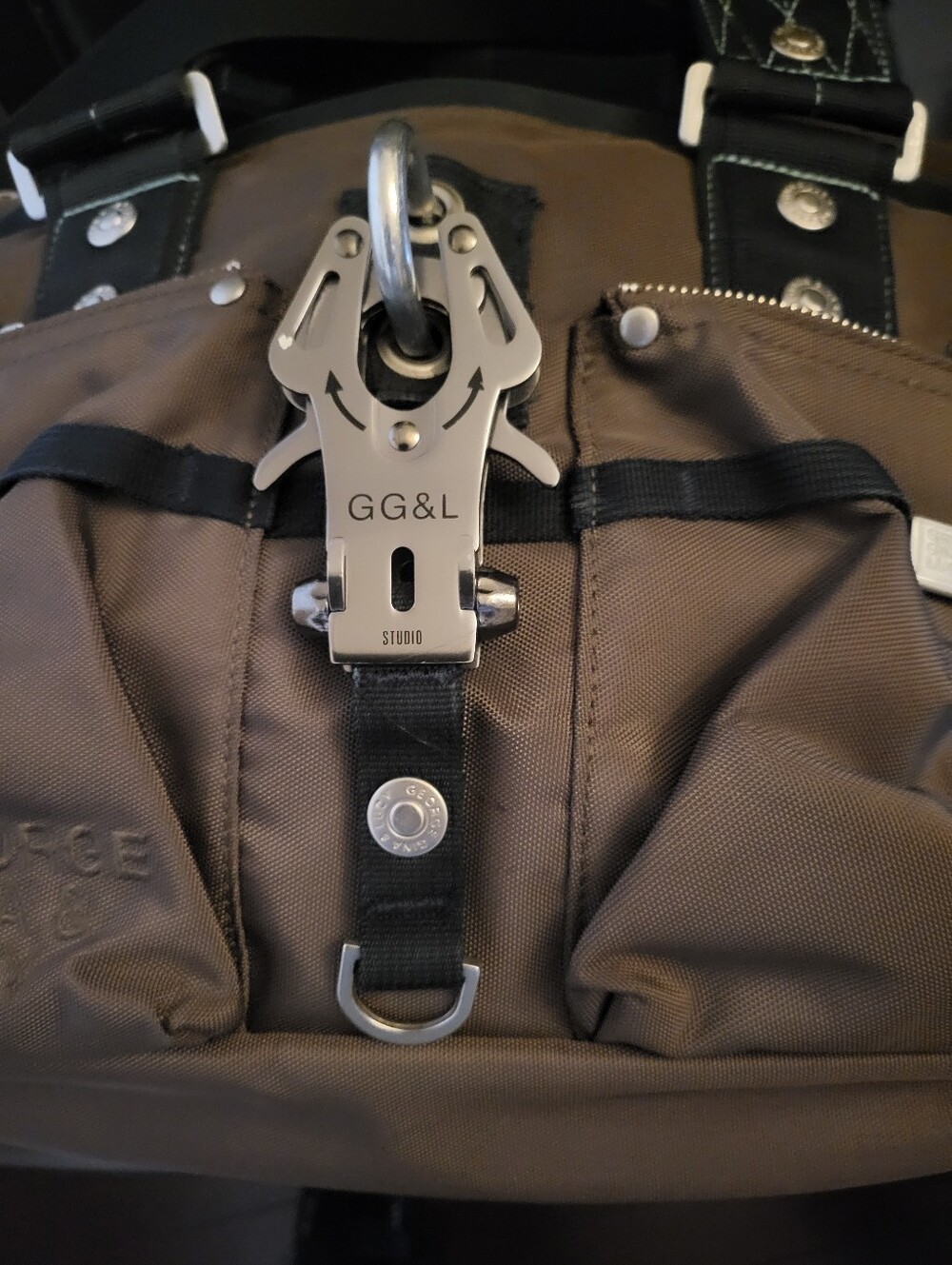 George Gina & Lucy “6ix” Shoulder Bag - Picture 4 of 9